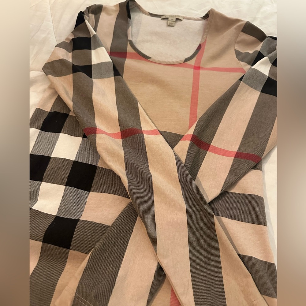 Medium women’s Burberry top